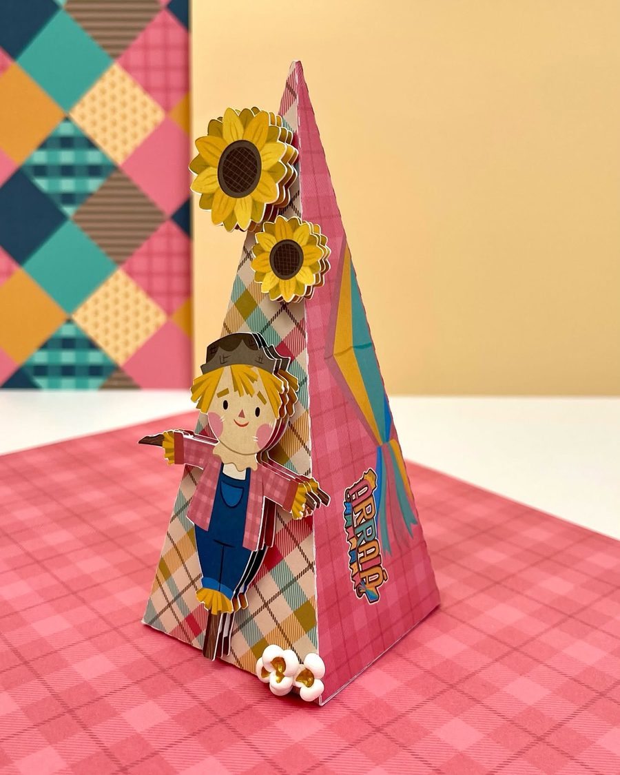 Cono de golosinas con girasoles
