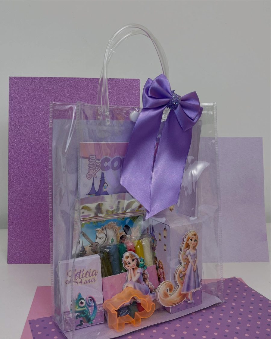 Bolsa transparente con kit de souvenirs